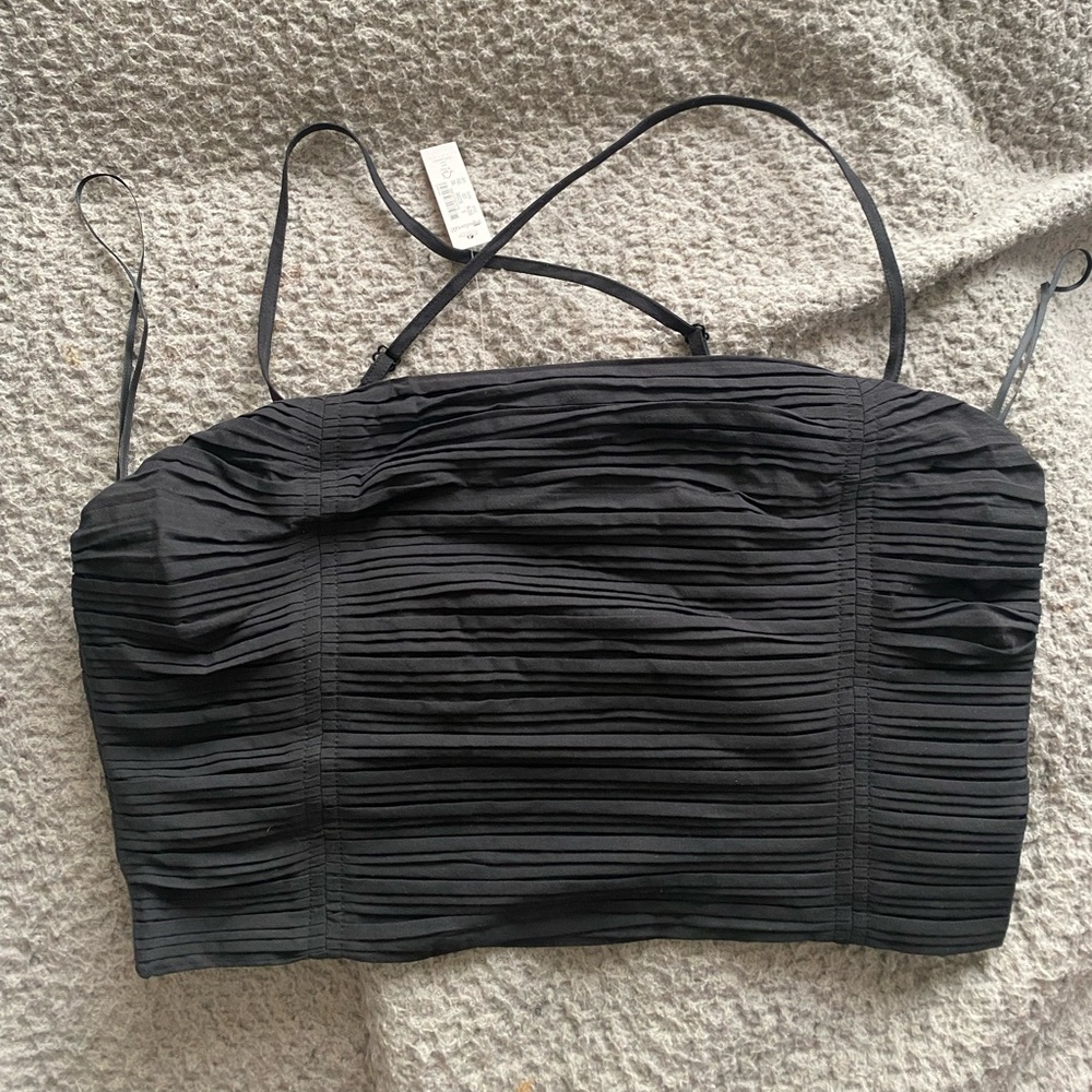 black cropped halter top from Madewell!